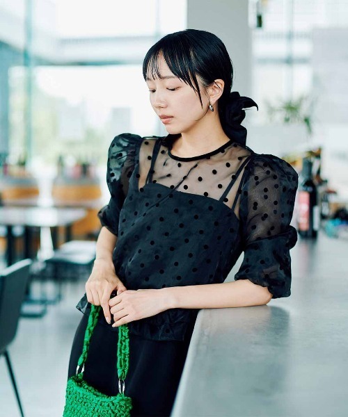 MEDE19F（メデジュウキュウ）の「ＭＥＤＥ１９Ｆ　フロッキードットオーガンジートップス〈ブラック〉（シャツ/ブラウス・レディース・ブラック・LL/M）」の12枚目の写真