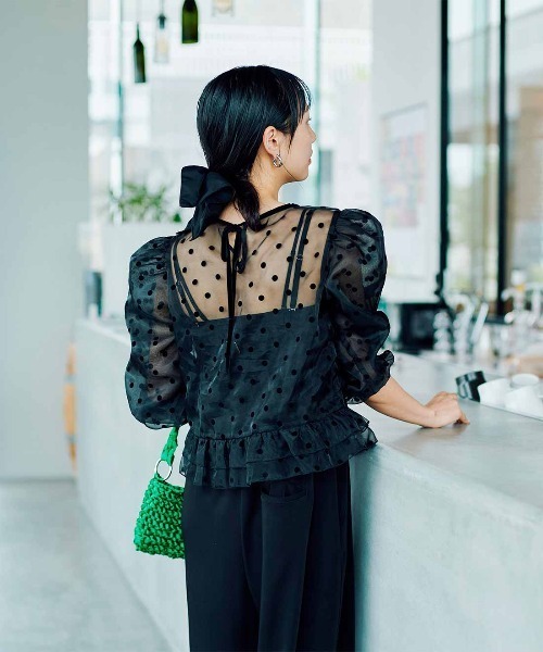 MEDE19F（メデジュウキュウ）の「ＭＥＤＥ１９Ｆ　フロッキードットオーガンジートップス〈ブラック〉（シャツ/ブラウス・レディース・ブラック・LL/M）」の3枚目の写真