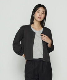 Gabardine K.T（ギャバジンケーティー）の「ブライトストレッチヤーン ミラノリブショートジャケット（ノーカラージャケット）」