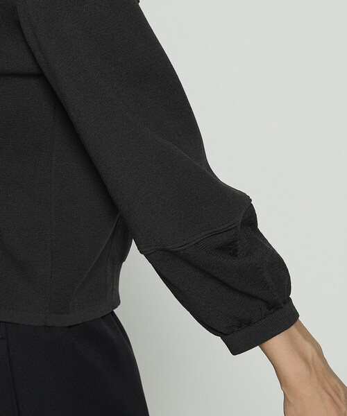 Gabardine K.T（ギャバジンケーティー）の「ブライトストレッチヤーン ミラノリブショートジャケット（ノーカラージャケット・レディース・ブラック/チャコール・9号）」の10枚目の写真