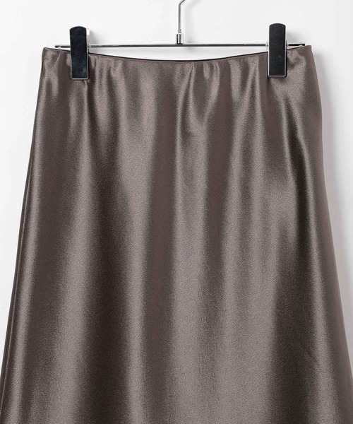 BAYFLOW（ベイフロー）の「[ヒップラインが出すぎない]サテンナロースカート（スカート・レディース・ブラック/グレー/モカ/アイボリー/ダークブラウン・MEDIUM/SMALL）」の21枚目の写真