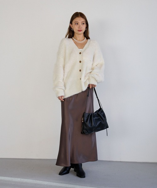 BAYFLOW（ベイフロー）の「[ヒップラインが出すぎない]サテンナロースカート（スカート・レディース・ブラック/グレー/モカ/アイボリー/ダークブラウン・MEDIUM/SMALL）」の16枚目の写真