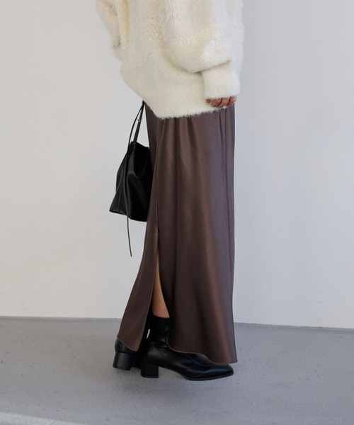 BAYFLOW（ベイフロー）の「[ヒップラインが出すぎない]サテンナロースカート（スカート・レディース・ブラック/グレー/モカ/アイボリー/ダークブラウン・MEDIUM/SMALL）」の18枚目の写真