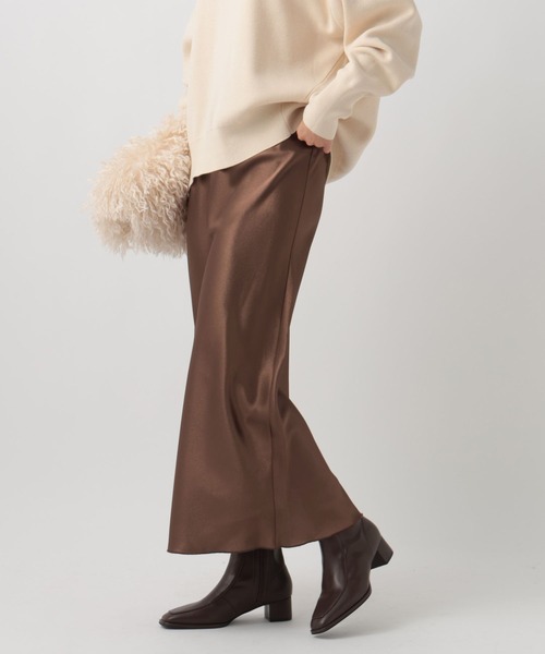 BAYFLOW（ベイフロー）の「[ヒップラインが出すぎない]サテンナロースカート（スカート・レディース・ブラック/グレー/モカ/アイボリー/ダークブラウン・MEDIUM/SMALL）」の11枚目の写真