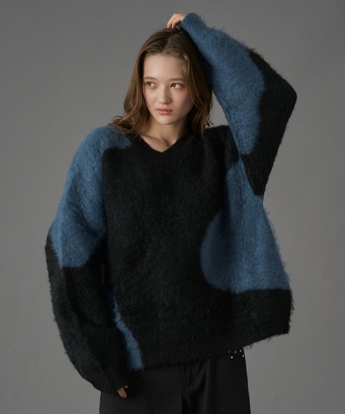 ONCILY(オンシェリー)の「JACQUARD V-NECK KNIT / ジャガードVネックニット(ニット/セーター・メンズ・グレー/アイボリー/ブラック/ブルー系その他/ブラウン系その他/ブラック系その他・SMALL/MEDIUM/LARGE)」の3枚目の写真