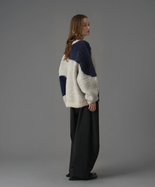 ONCILY(オンシェリー)の「JACQUARD V-NECK KNIT / ジャガードVネックニット(ニット/セーター・メンズ・グレー/アイボリー/ブラック/ブルー系その他/ブラウン系その他/ブラック系その他・SMALL/MEDIUM/LARGE)」の7枚目の写真