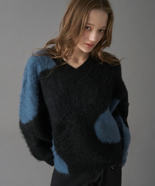 ONCILY(オンシェリー)の「JACQUARD V-NECK KNIT / ジャガードVネックニット(ニット/セーター・メンズ・グレー/アイボリー/ブラック/ブルー系その他/ブラウン系その他/ブラック系その他・SMALL/MEDIUM/LARGE)」の10枚目の写真