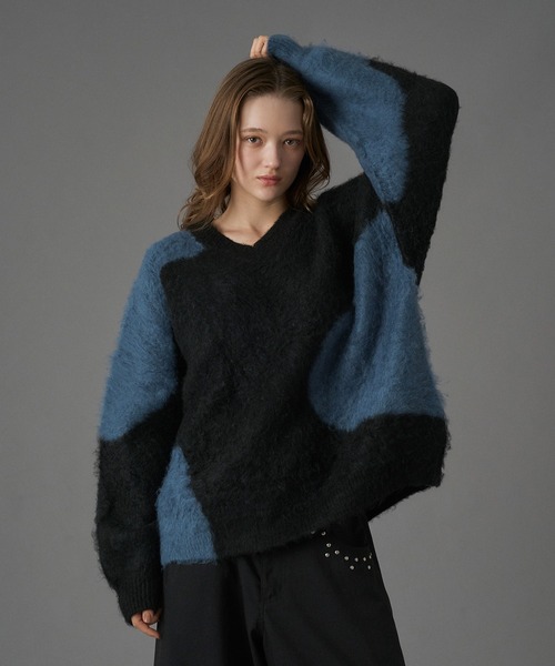 ONCILY(オンシェリー)の「JACQUARD V-NECK KNIT / ジャガードVネックニット(ニット/セーター・メンズ・グレー/アイボリー/ブラック/ブルー系その他/ブラウン系その他/ブラック系その他・SMALL/MEDIUM/LARGE)」の8枚目の写真