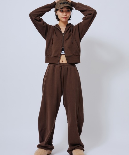 atmos pink（アトモスピンク）の「atmos pink Compact Zip Up Hoodie / アトモス ピンク コンパクト ジップアップ フーディ（パーカー・レディース・ブラウン/ピンク/チャコール・FREE）」の19枚目の写真