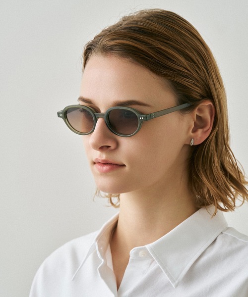 NUEF (ヌエフ)の「オーバルサングラス|カラーレンズ|トレンド|紫外線対策|UVカット|サングラス|NUEF|COLOR SUNGLASSES(サングラス・レディース・グリーン/ブラック・FREE)」の1枚目の写真