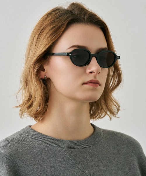 NUEF (ヌエフ)の「オーバルサングラス|カラーレンズ|トレンド|紫外線対策|UVカット|サングラス|NUEF|COLOR SUNGLASSES(サングラス・レディース・グリーン/ブラック・FREE)」の6枚目の写真