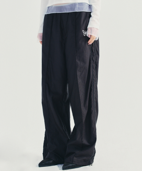 NICK&NICOLE（ニックアンドニコール）の「UTILITY GROOVY TRACKSUIT PANTS_BLACK（スウェットパンツ・レディース・その他・FREE）」の3枚目の写真