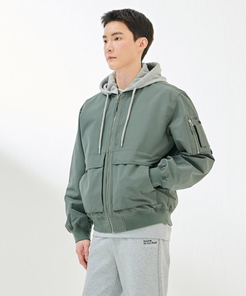 CHASECULT(チェイスカルト)の「共用フードインナー取り外しジャンパー-DARU4111B0V(ブルゾン・メンズ・カーキ・90/100/110/95/105)」の2枚目の写真
