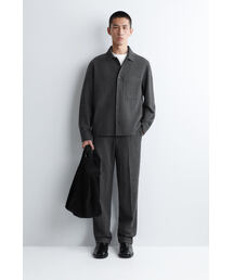 COS（コス）の「リラックスフィットゴム入りピンストライプパンツ（スラックス）」