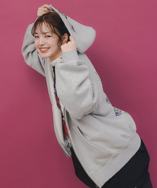 ScoLar(スカラー)の「153739:スカラーハイウェイ ヴィンテージ風パーカー(パーカー・レディース・ブラック/チャコールグレー/杢グレー・M)」の6枚目の写真