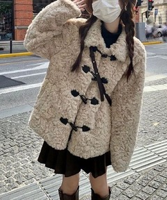 ノーカラーレザーバックルボアコート FD23W244【Fano Studios