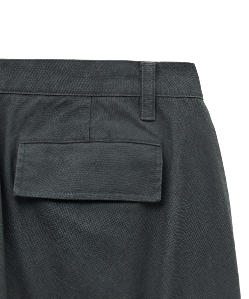 NOIRER（ノイア）の「ユーティリティストラップカーゴパンツ（チャコール）（その他パンツ・メンズ・その他・48/50/52）」の8枚目の写真