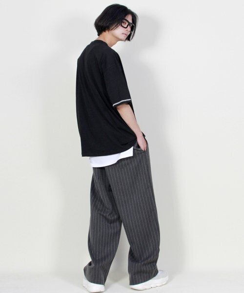 DEMARC(ドゥマーク)の「ストライプワイドツーピンタックパンツチャコール(その他パンツ・メンズ・その他・MEDIUM/LARGE)」の2枚目の写真