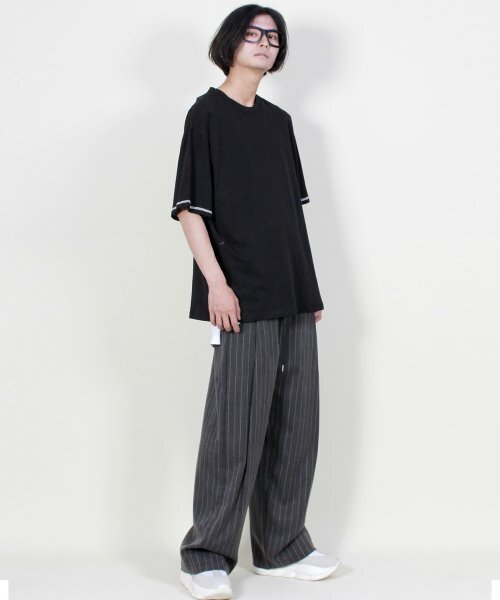 DEMARC(ドゥマーク)の「ストライプワイドツーピンタックパンツチャコール(その他パンツ・メンズ・その他・MEDIUM/LARGE)」の3枚目の写真