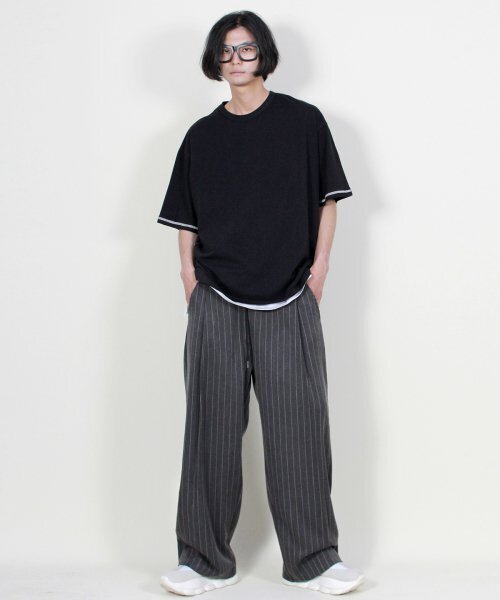DEMARC(ドゥマーク)の「ストライプワイドツーピンタックパンツチャコール(その他パンツ・メンズ・その他・MEDIUM/LARGE)」の4枚目の写真