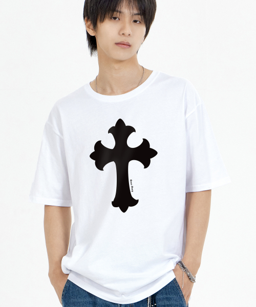 BY.L(バイエル)の「クロス半袖Tシャツホワイト(Tシャツ/カットソー・メンズ・その他・MEDIUM/LARGE/X-LARGE/XX-LARGE)」の1枚目の写真