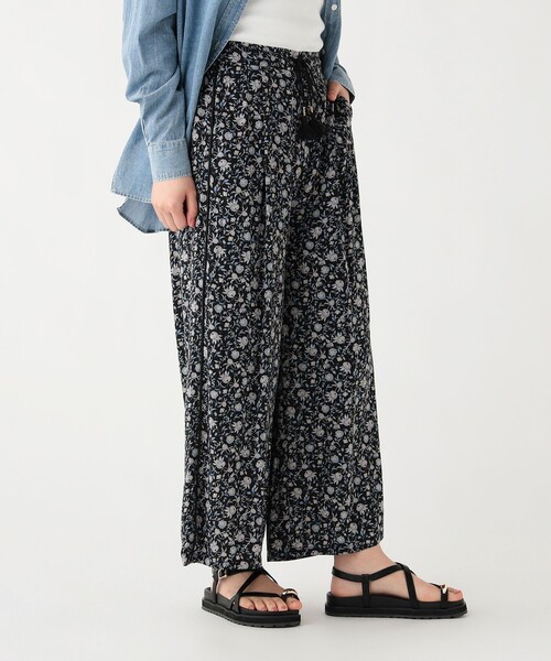 BEAMS HEART(ビームスハート)の「サラサ フラワーパンツ(その他パンツ・レディース・オレンジ/ホワイト系その他5/ブラック・FREE)」の7枚目の写真