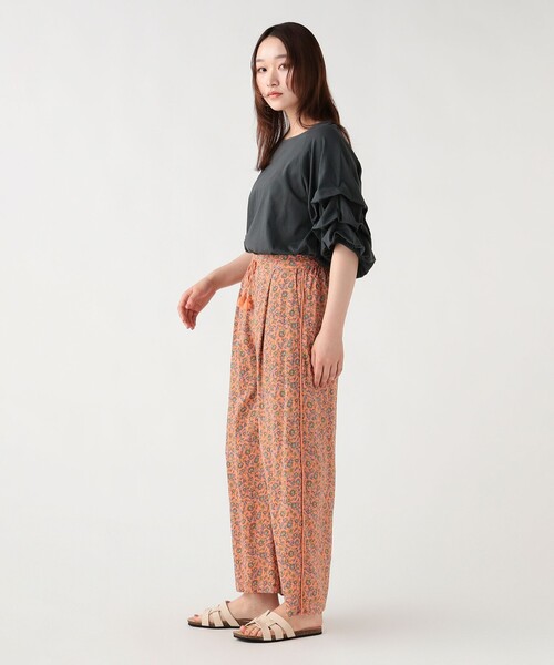BEAMS HEART(ビームスハート)の「サラサ フラワーパンツ(その他パンツ・レディース・オレンジ/ホワイト系その他5/ブラック・FREE)」の9枚目の写真