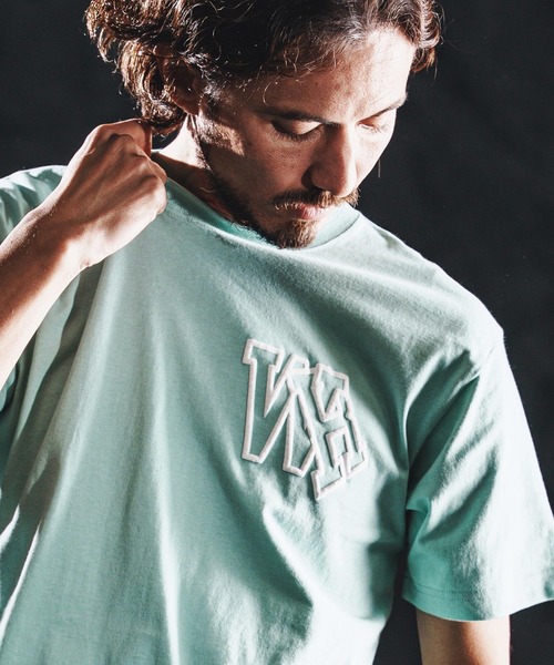 wjk reluxe（ダブルジェーケーリラックス）の「mt10167-initial print SS tee Tシャツ(WR26S-31)（Tシャツ/カットソー・メンズ・ブラック/グリーン系その他/ホワイト・XL/L/M/S）」の6枚目の写真