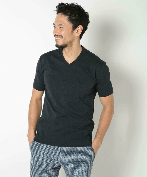 MEN'S BIGI（メンズビギ）の「【ACTIVE TAILOR/アクティブテイラー】シルケットスムースVネックTシャツ＜接触冷感 / UVカット＞（Tシャツ/カットソー・メンズ・ホワイト/ブラウン/ベージュ/ネイビー/ブラック・01/02/03/04）」の11枚目の写真