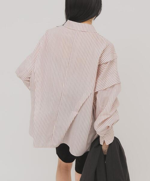 KBF（ケイビーエフ）の「ランダムタックデザインストライプシャツ（シャツ/ブラウス・レディース・ブラウン系その他/ピンク系その他/ベージュ系その他・ONE）」の8枚目の写真