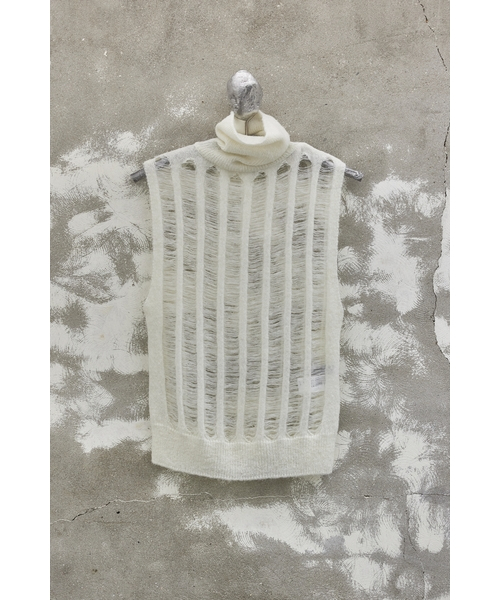 YOUTH(ユース)の「High Neck Damaged Knit Vest-Ivory(ベスト・レディース・その他・SMALL/MEDIUM)」の3枚目の写真