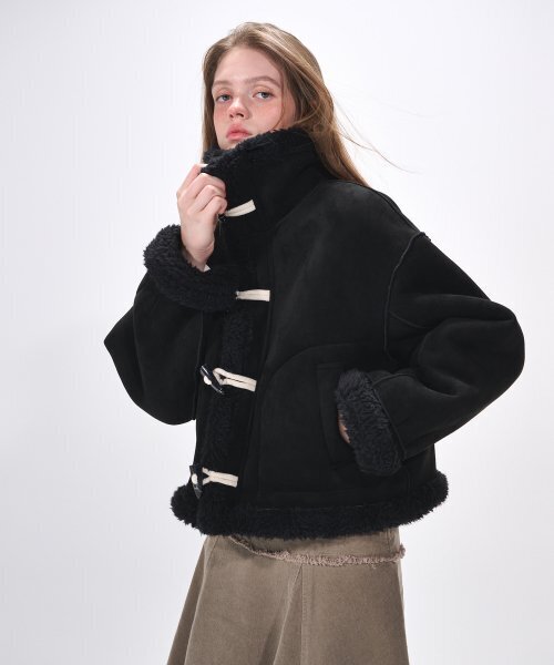 ETMON(エトモン)の「High-Neck Suede Mustang Coat, Black(ムートンコート・レディース・その他・FREE)」の1枚目の写真
