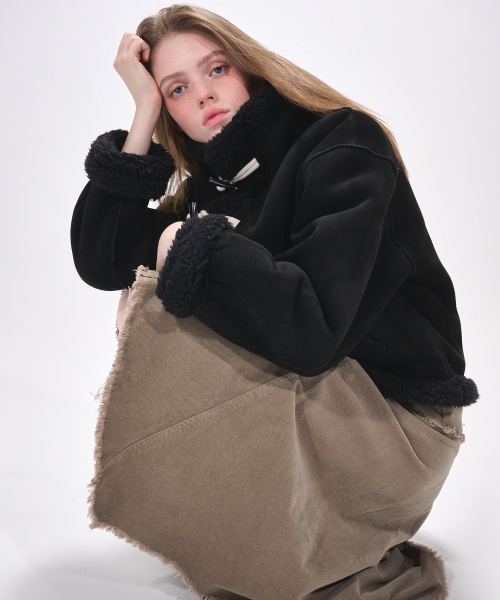 ETMON(エトモン)の「High-Neck Suede Mustang Coat, Black(ムートンコート・レディース・その他・FREE)」の3枚目の写真