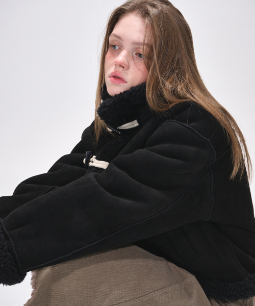ETMON(エトモン)の「High-Neck Suede Mustang Coat, Black(ムートンコート・レディース・その他・FREE)」の4枚目の写真