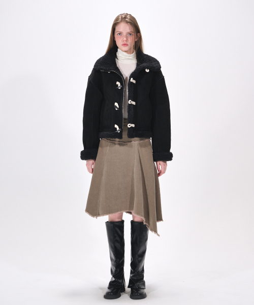 ETMON(エトモン)の「High-Neck Suede Mustang Coat, Black(ムートンコート・レディース・その他・FREE)」の5枚目の写真
