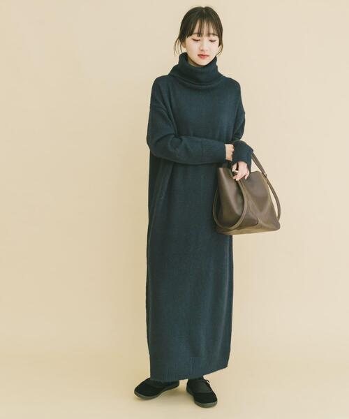 ITEMS URBANRESEARCH(アイテムズ アーバンリサーチ)の「タートルネックニットワンピース(ワンピース・レディース・グレー/ブラウン/ネイビー・FREE)」の17枚目の写真
