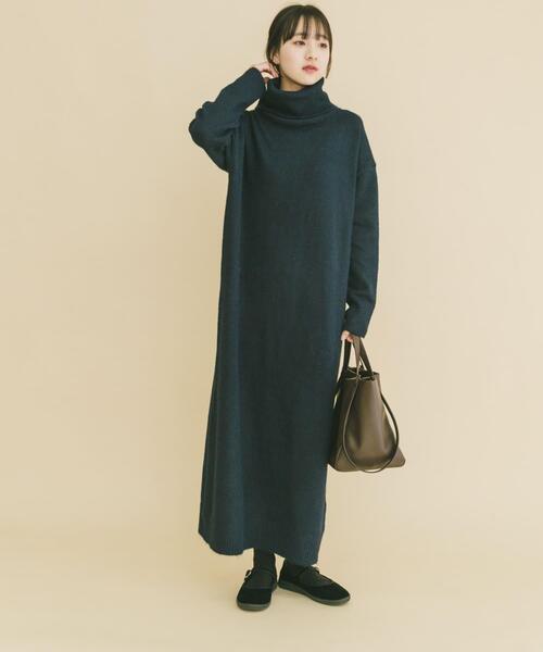 ITEMS URBANRESEARCH(アイテムズ アーバンリサーチ)の「タートルネックニットワンピース(ワンピース・レディース・グレー/ブラウン/ネイビー・FREE)」の16枚目の写真