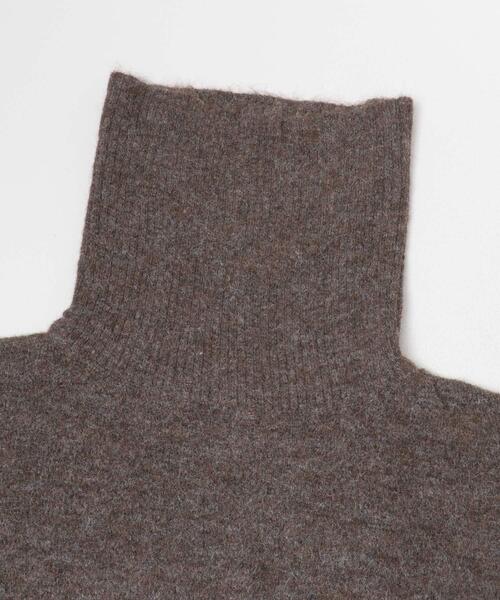 ITEMS URBANRESEARCH(アイテムズ アーバンリサーチ)の「タートルネックニットワンピース(ワンピース・レディース・グレー/ブラウン/ネイビー・FREE)」の4枚目の写真