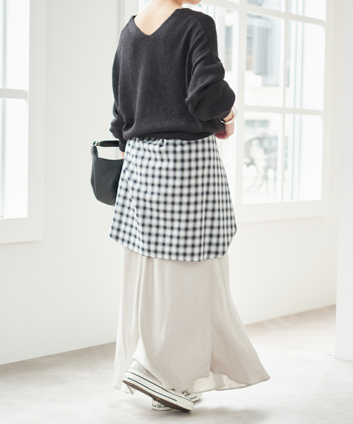 Spick & Span(スピックアンドスパン)の「レーヨンペーパーヤーンVネックプルオーバー(ニット/セーター・レディース・ブラック/グリーン/ベージュ・FREE)」の11枚目の写真