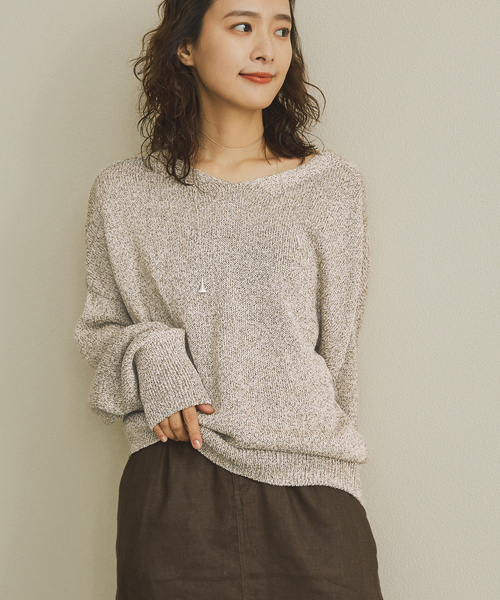 Spick & Span(スピックアンドスパン)の「レーヨンペーパーヤーンVネックプルオーバー(ニット/セーター・レディース・ブラック/グリーン/ベージュ・FREE)」の12枚目の写真