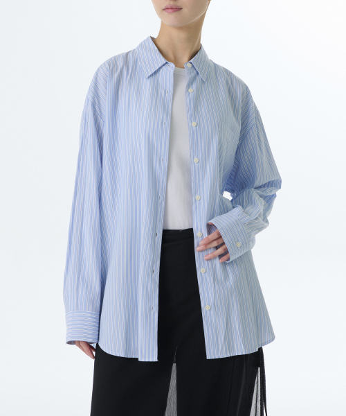MUSINSA STANDARD WOMAN（ムシンサスタンダードウーマン）の「ウィメンズオーバーサイズストライプシルキーシャツ[ブルー]（シャツ/ブラウス・レディース・その他・LARGE/SMALL/X-SMALL/MEDIUM）」の3枚目の写真