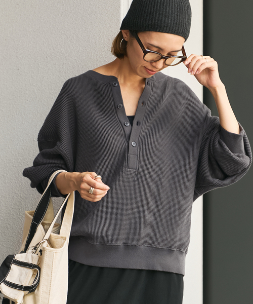 FRAMeWORK（フレームワーク）の「≪WEB限定 / 追加≫ワッフルヘンリープルオーバー（Tシャツ/カットソー・レディース・アイボリー/ベージュ系その他/スミクロ/ダークブルー・FREE）」の9枚目の写真