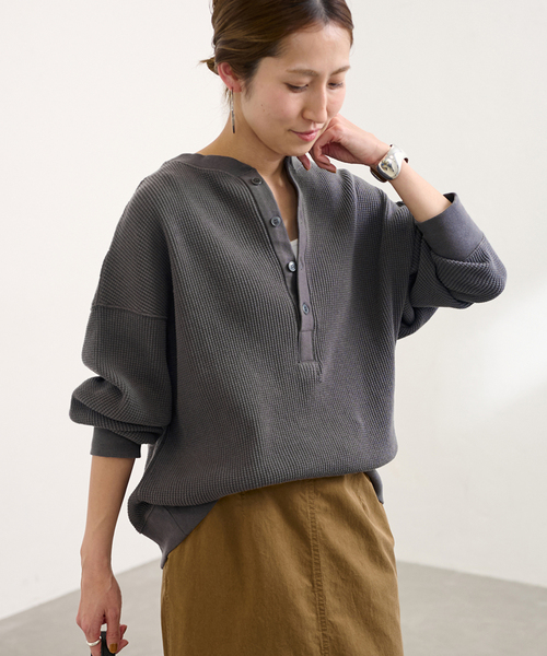 FRAMeWORK（フレームワーク）の「≪WEB限定 / 追加≫ワッフルヘンリープルオーバー（Tシャツ/カットソー・レディース・アイボリー/ベージュ系その他/スミクロ/ダークブルー・FREE）」の17枚目の写真