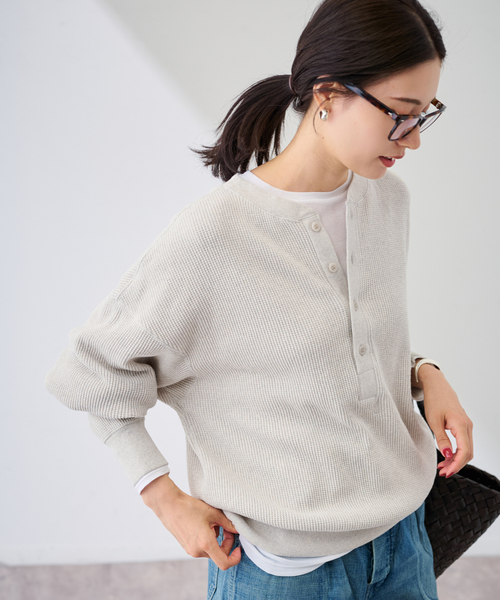 FRAMeWORK（フレームワーク）の「≪WEB限定 / 追加≫ワッフルヘンリープルオーバー（Tシャツ/カットソー・レディース・アイボリー/ベージュ系その他/スミクロ/ダークブルー・FREE）」の21枚目の写真