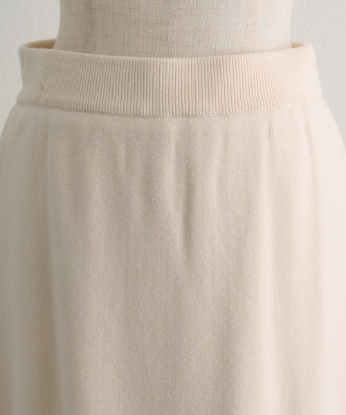 PUAL CE CIN(ピュアルセシン)の「総針ニットナロースカート(スカート・レディース・ブラック/グレー/アイボリー・FREE)」の11枚目の写真