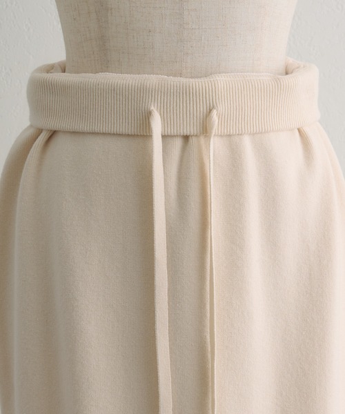 PUAL CE CIN(ピュアルセシン)の「総針ニットナロースカート(スカート・レディース・ブラック/グレー/アイボリー・FREE)」の10枚目の写真