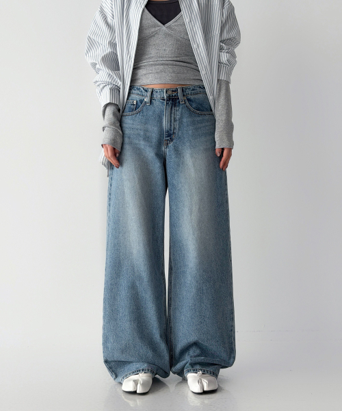 BUTTON UP(ボタンアップ)の「ベーシックウォッシュドワイドデニムパンツ(デニムパンツ・レディース・その他・SMALL/MEDIUM/LARGE)」の1枚目の写真