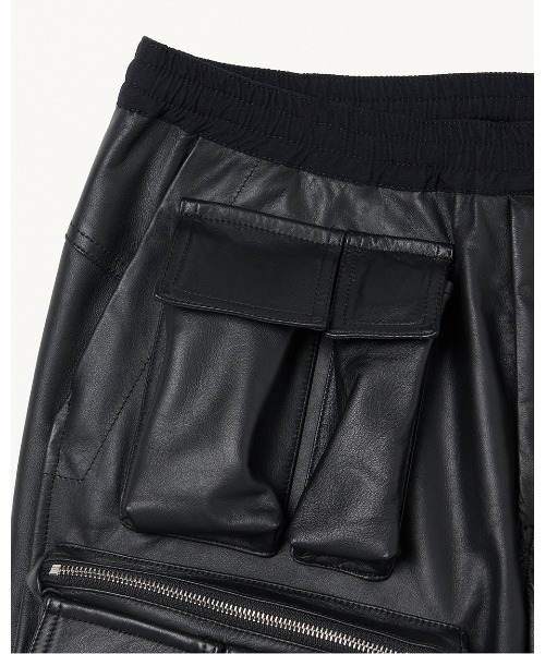 FORSOMEONE(フォーサムワン)の「FORSOMEONE TACTICS SHORTS LEATHER(その他パンツ・メンズ・ブラック・48/50)」の12枚目の写真