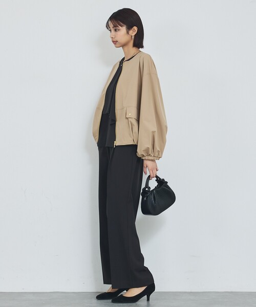 abahouse mavie(アバハウスマヴィ)の「【撥水加工】ノーカラーショートブルゾン/春服/ライトアウター/長袖/きれいめ(ブルゾン・レディース・ブラック/ベージュ・フリー)」の4枚目の写真