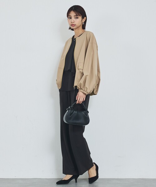 abahouse mavie(アバハウスマヴィ)の「【撥水加工】ノーカラーショートブルゾン/春服/ライトアウター/長袖/きれいめ(ブルゾン・レディース・ブラック/ベージュ・フリー)」の6枚目の写真